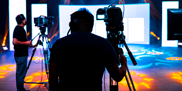 pucpr-mayaguez-adm-empresas-medio-de-comunicacion-en-los-negocios